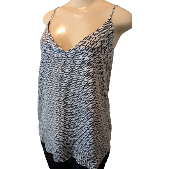 Express V-Neck Black White Geometric Dressy Fully Lined Tank Top Women's Large - Picture 15 of 16